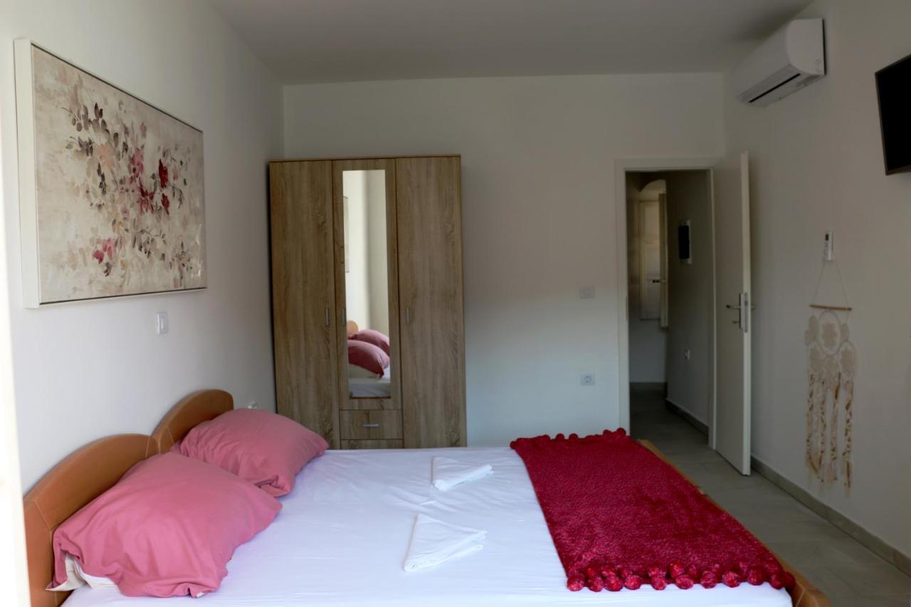 Apartment Penthouse & Apartment Studio Franci Pag Town Bagian luar foto