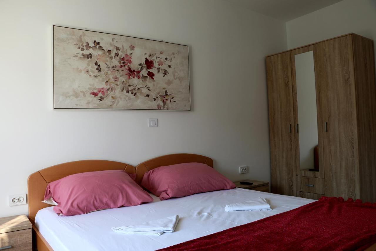 Apartment Penthouse & Apartment Studio Franci Pag Town Bagian luar foto