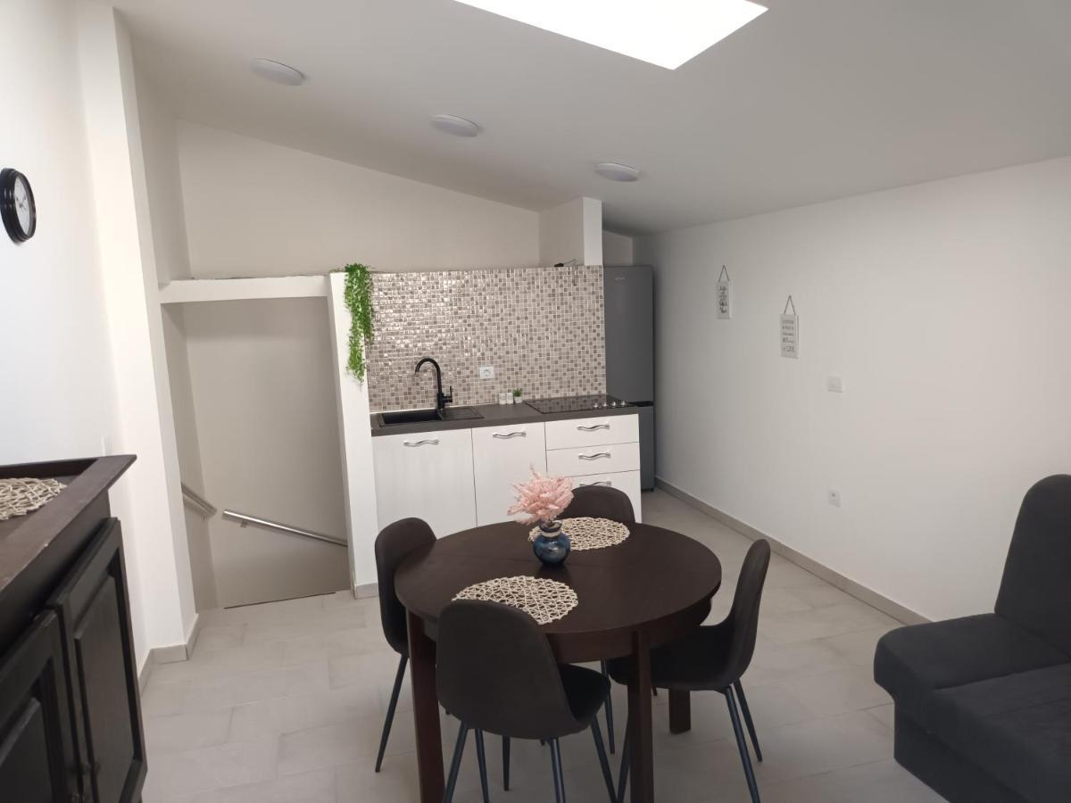 Apartment Penthouse & Apartment Studio Franci Pag Town Bagian luar foto