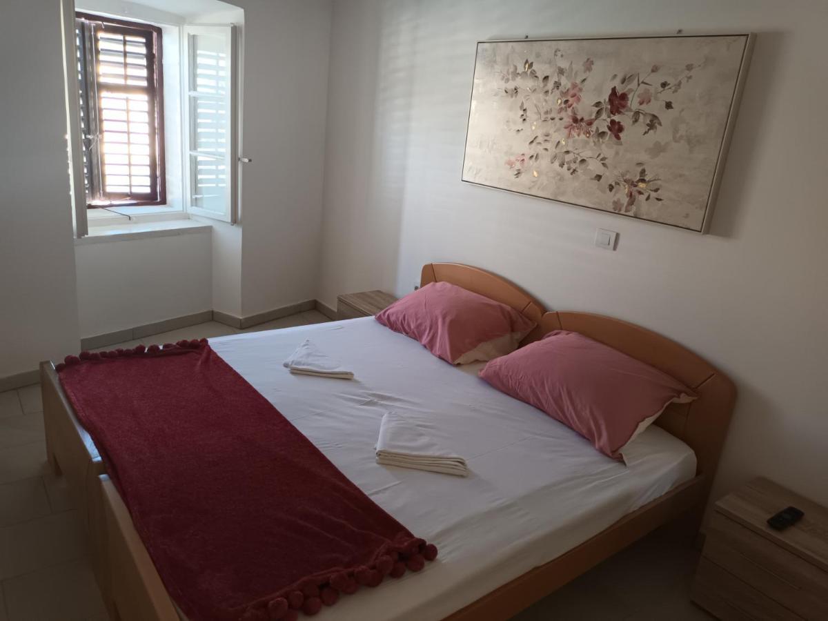Apartment Penthouse & Apartment Studio Franci Pag Town Bagian luar foto