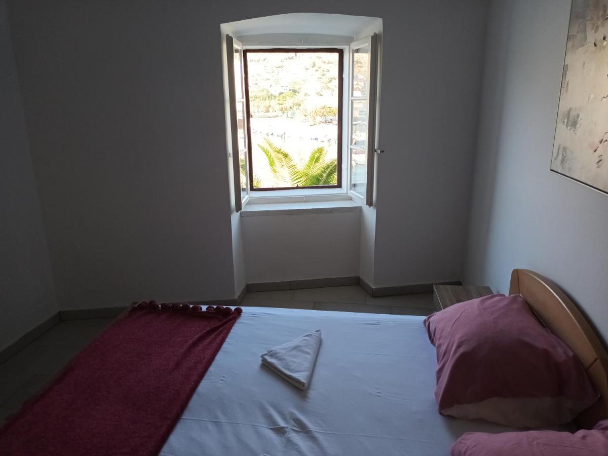 Apartment Penthouse & Apartment Studio Franci Pag Town Bagian luar foto